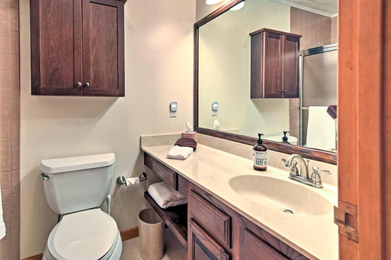 Beech Mountain Condo With Balcony, Walk To Resort! Екстериор снимка